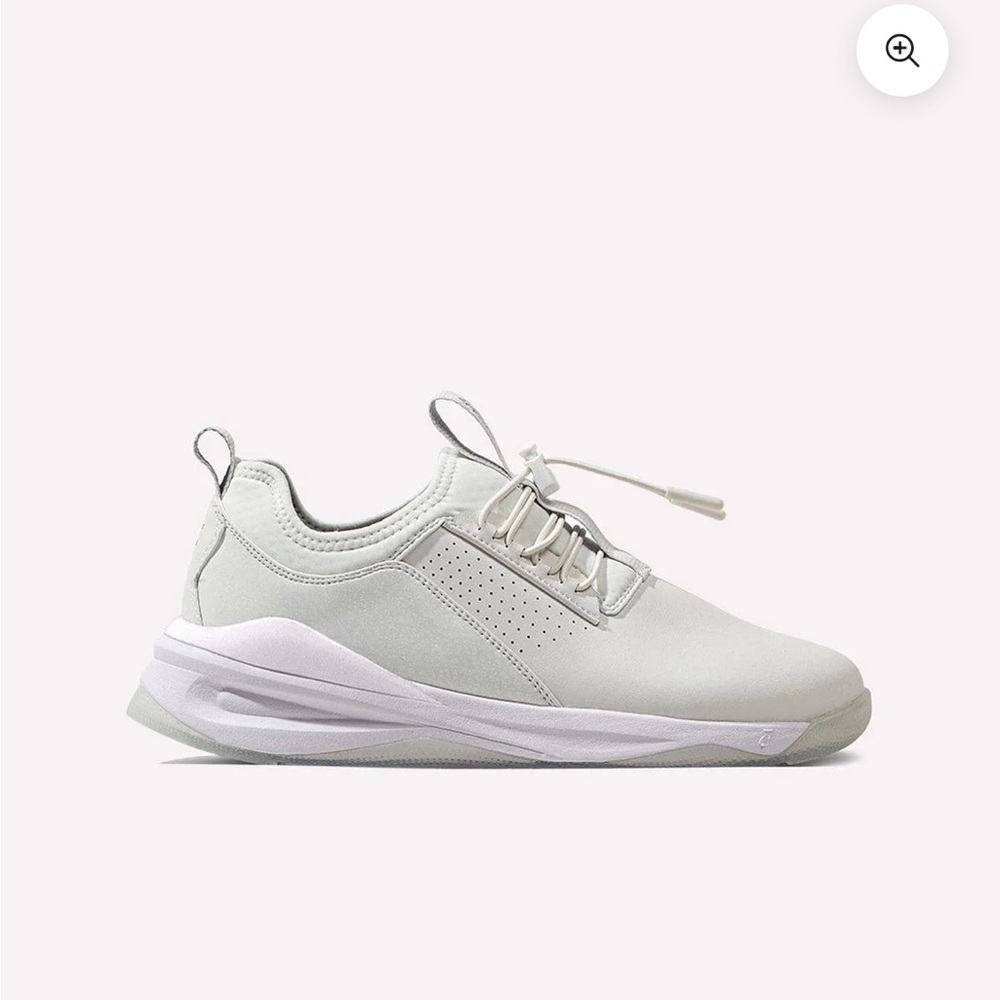 Clove WOMENS CLASSIC
BRILLIANT WHITE sneaker size 9.5